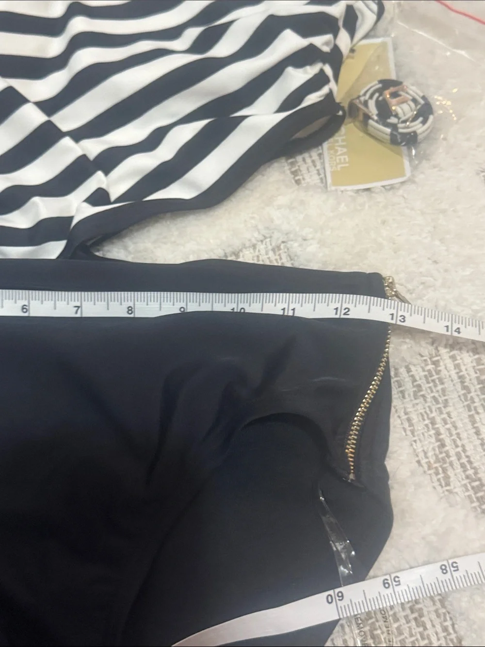 Michael Kors Striped One Shoulder One Piece Swimsuit Size 6 Black White NWT